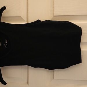 Snug, almost crop-top, M